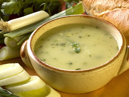 Крем супа от праз и картофи (Вишисоаз) - снимка на рецептата Крем супа от праз и картофи (Вишисоаз) - снимка на рецептата